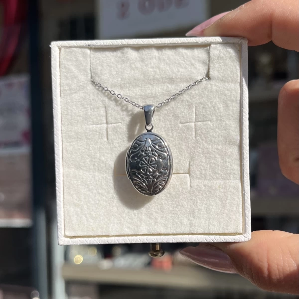 Oval Desenli Minimal Çift Fotoğraflı Kolye I Çelik (1,5 cm)