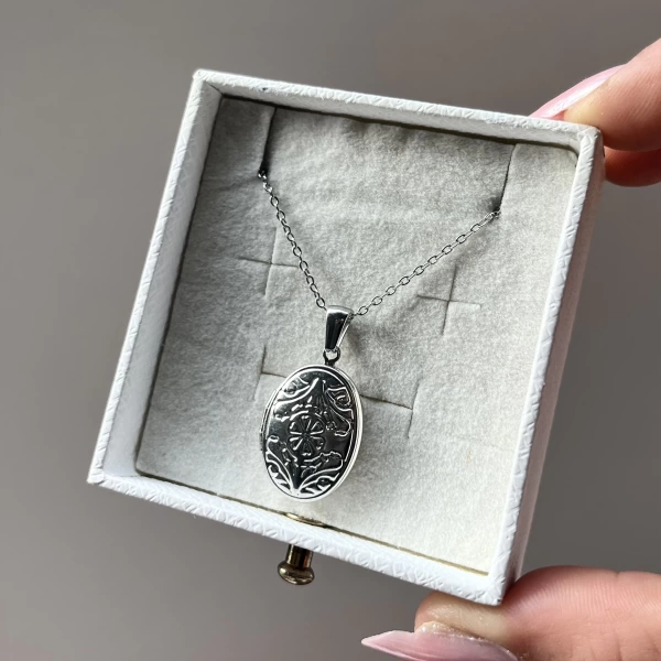 Oval Desenli Minimal Çift Fotoğraflı Kolye I Çelik (1,5 cm)