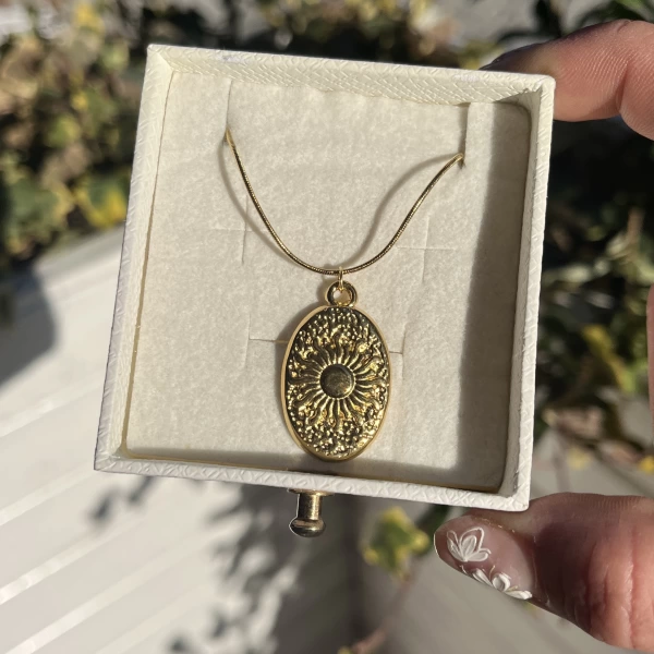 Oval Plaka Güneş Kolye I Çelik