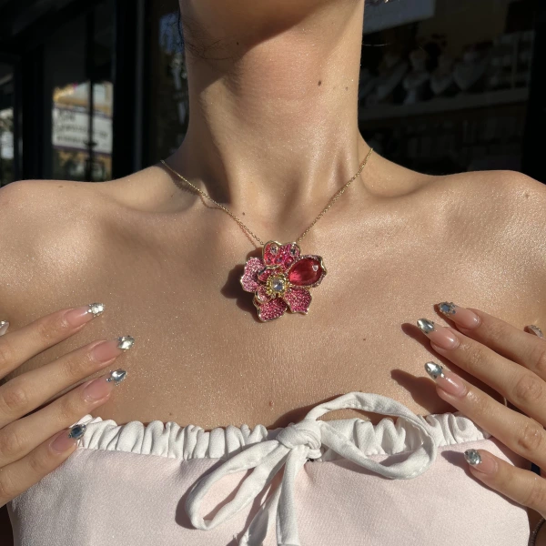 Pembe Lida Kolye