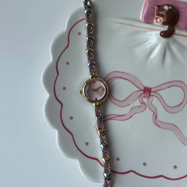 Pembe Parıltı Vintage Saat