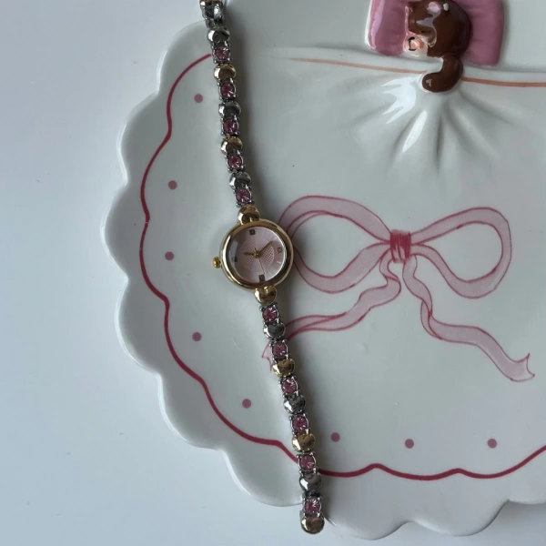 Pembe Parıltı Vintage Saat