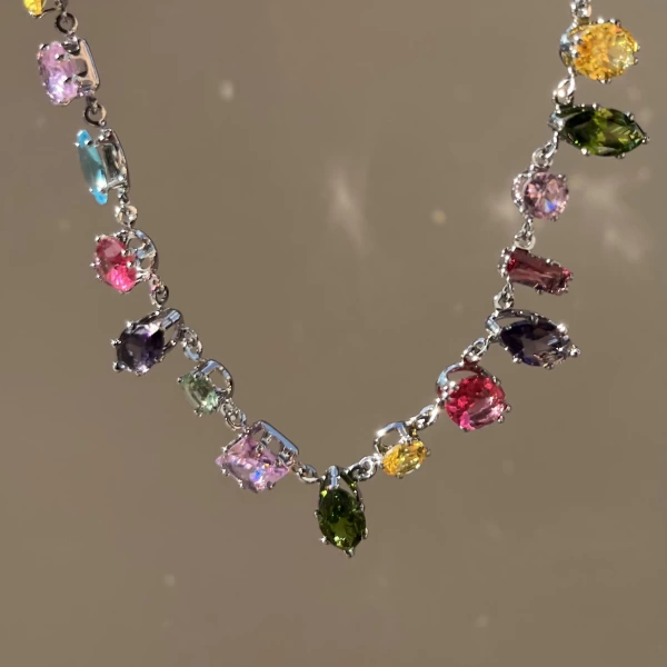Renkli Taşlı Gem Kolye