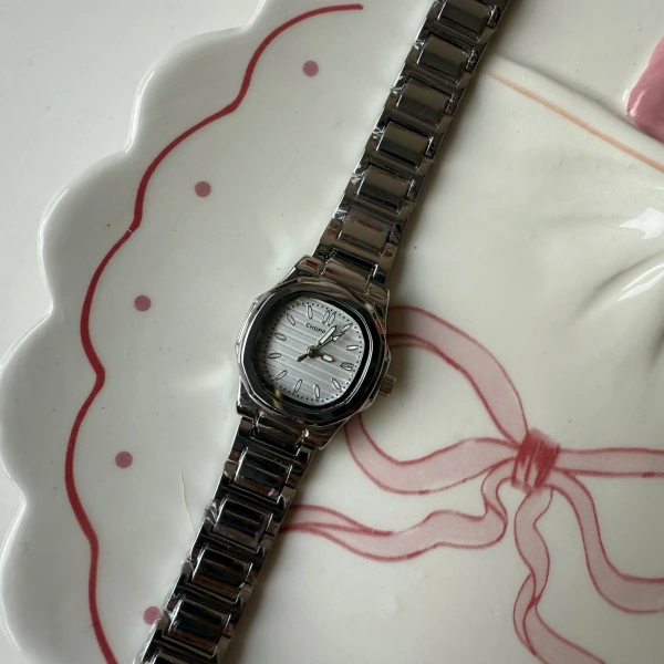 Beyaz Ekran Choppers Saat