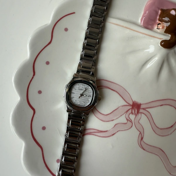 Beyaz Ekran Choppers Saat