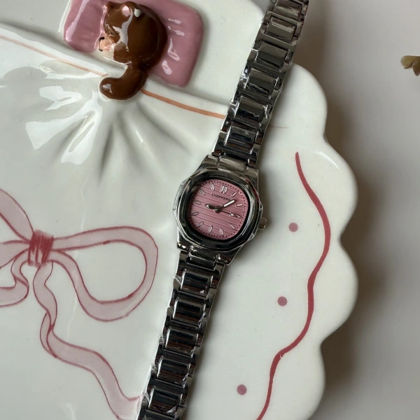 Pembe Ekran Choppers Saat