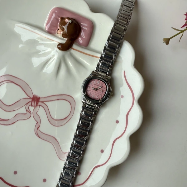 Pembe Ekran Choppers Saat