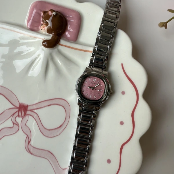 Pembe Ekran Choppers Saat