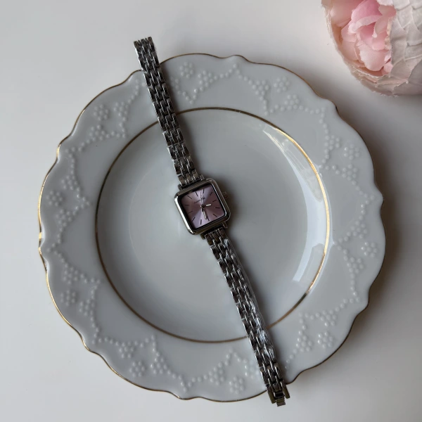 Kare Pembe Ekran Choppers Saat