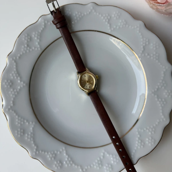 Kahverengi Kordonlu Saat