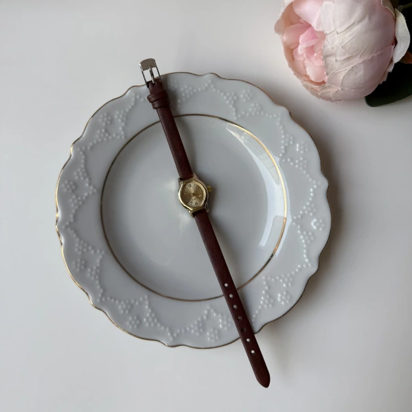 Kahverengi Kordonlu Saat