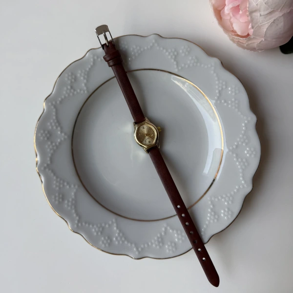 Kahverengi Kordonlu Saat