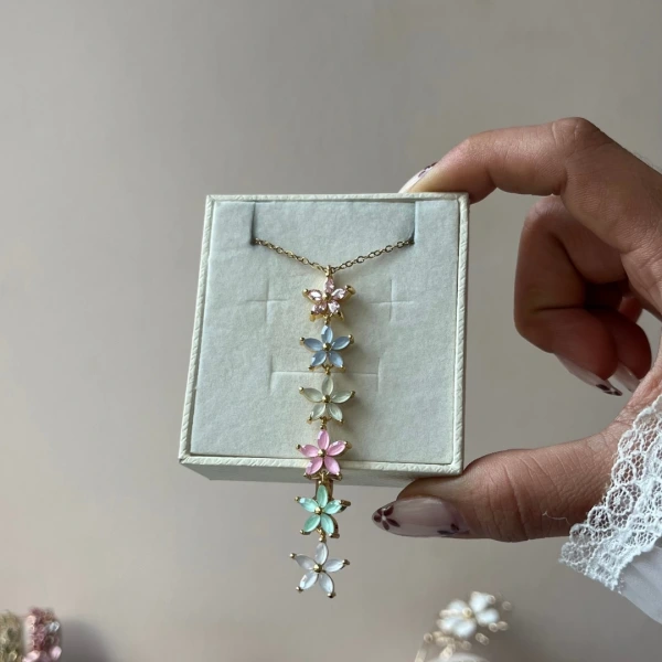 Sakura Düşüşü Kolye