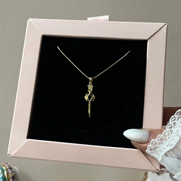 Sapphire Dagger Kolye