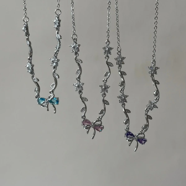 Sarmaşık Çiçeği Kolye