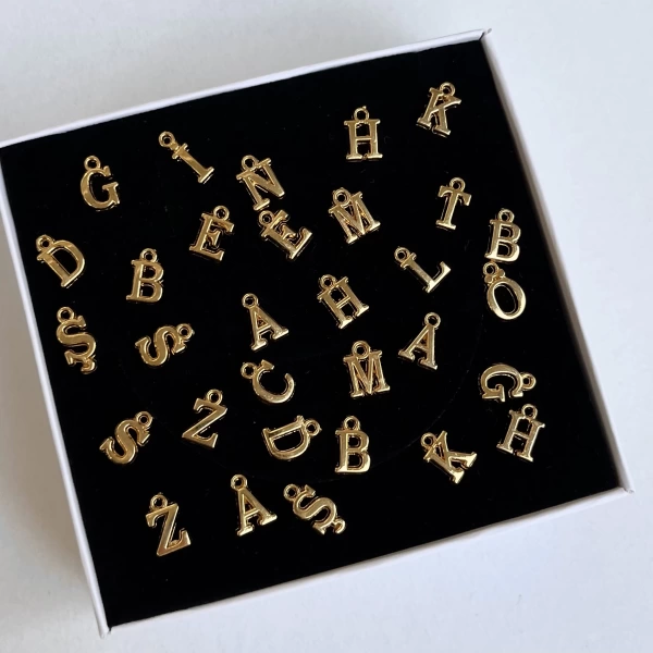 Satın aldığınız kolyeye harf charm ekletmek istiyorsanız sepete ekleyiniz