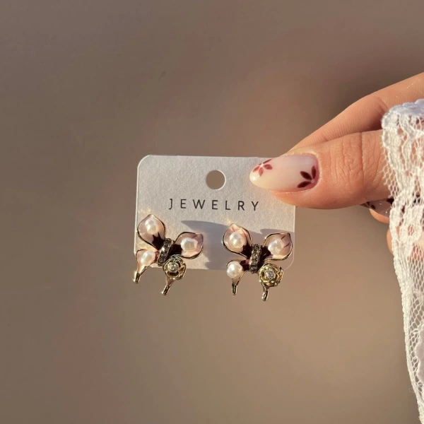 Sedef Kelebeği Küpe