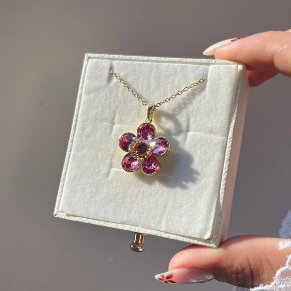 Tutku Çiçeği Kolye