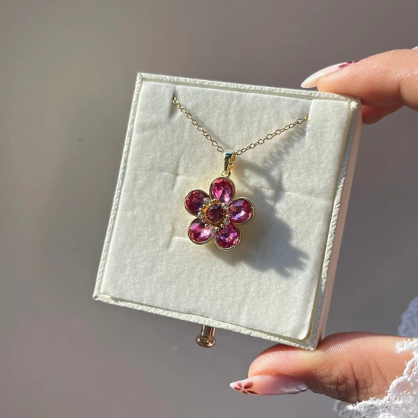 Tutku Çiçeği Kolye