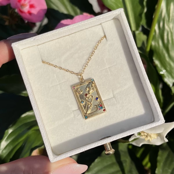 Vintage Hand Tarot Kolye | Çelik
