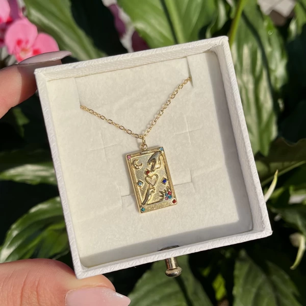 Vintage Hand Tarot Kolye | Çelik