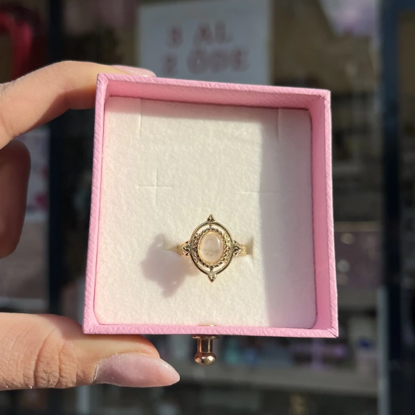 Beyaz Taşlı Çerçeve Vintage Yüzük