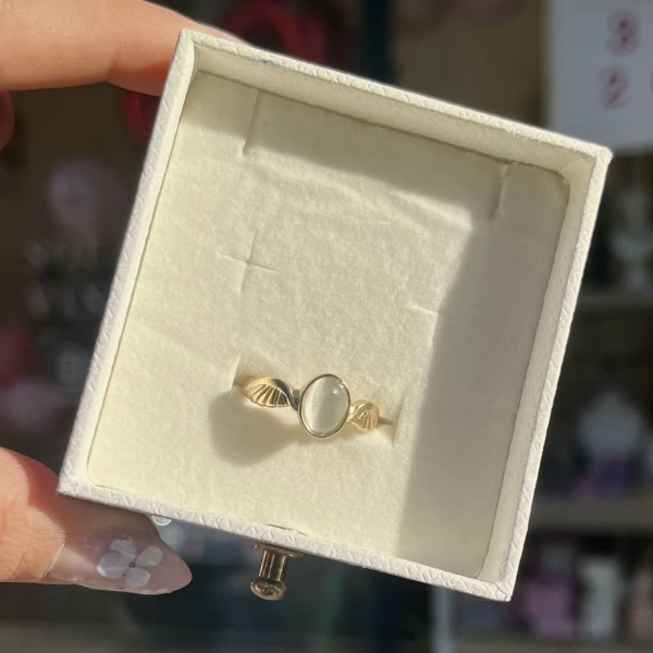 Beyaz Taşlı Kanatlı Vintage Yüzük