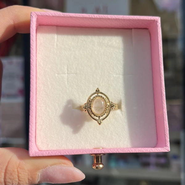 Beyaz Taşlı Çerçeve Vintage Yüzük
