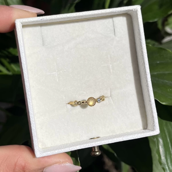 Krem Taşlı Mini Vintage Yüzük