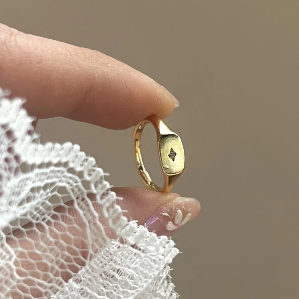 Yıldızlı Dörtgen Baby Vintage Yüzük I 14 Altın Kaplama