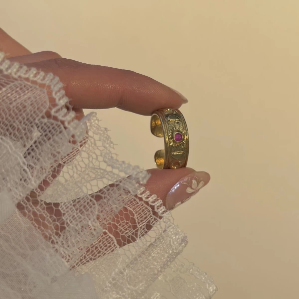 Kırmızı Taşlı İşlemeli Vintage Yüzük I Ham Pirinç