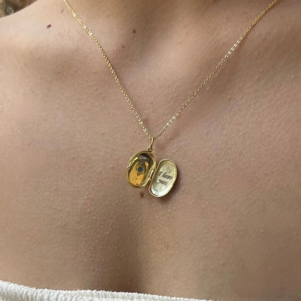 Yazılı Oval Desenli Kapaklı Gümüş Kolye