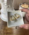 Beyaz Akik Taşlı Vintage Küpe