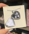 Desenli Kapaklı Çift Fotoğraflı Kolye (2,1 cm)
