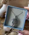 Oval Desenli Çift Fotoğraflı Kolye