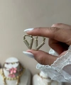 V Shape Küpe