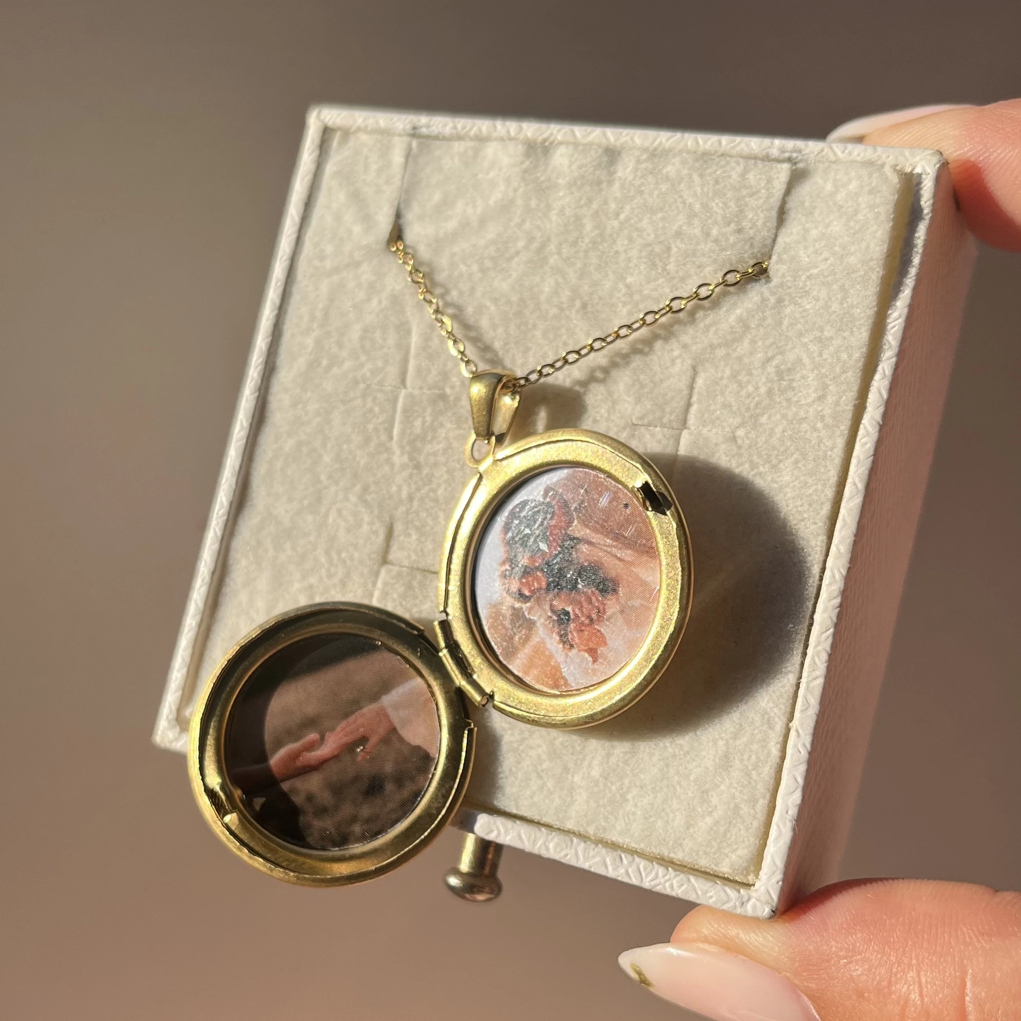 Çift Fotoğraflı Desenli Yuvarlak Kapaklı Kolye (2 cm)