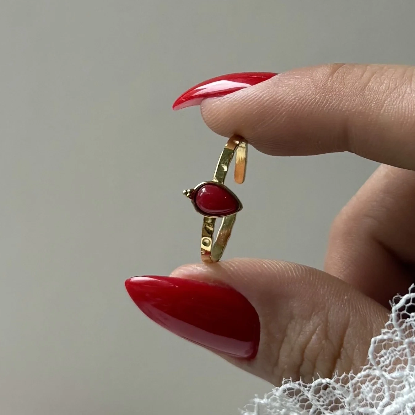 Scarlet Muse Yüzük