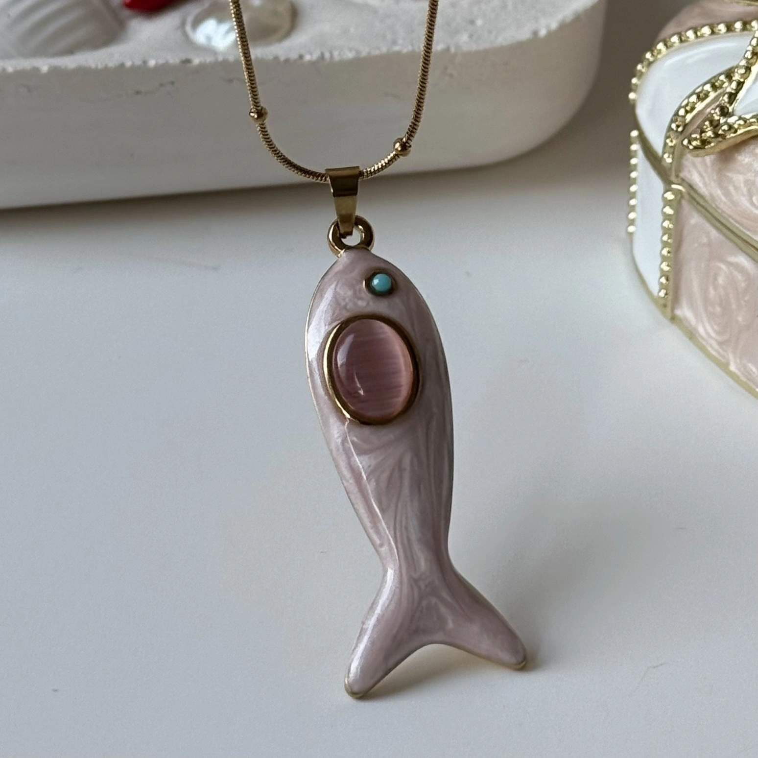 Pembe Taşlı Balık Kolye