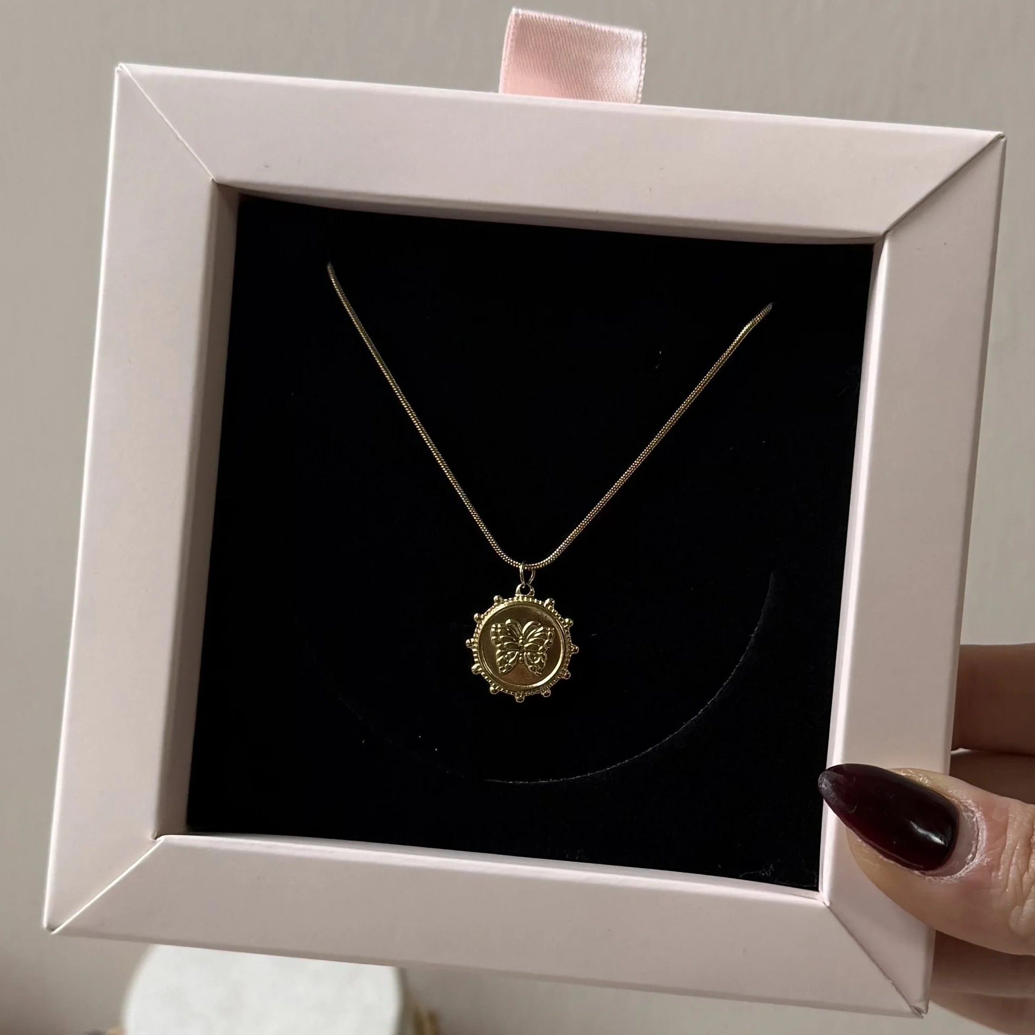 Butterfly Locket Kolye