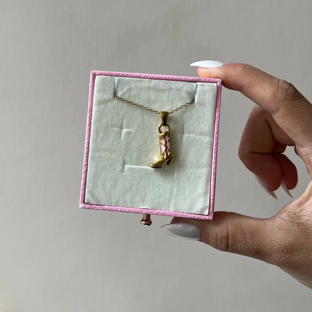 Cowgirl Locket Kolye