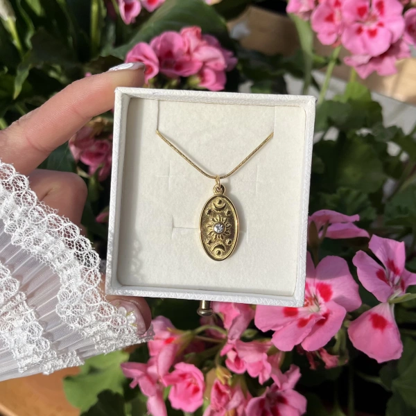 Oval Vintage Güneş Kolye