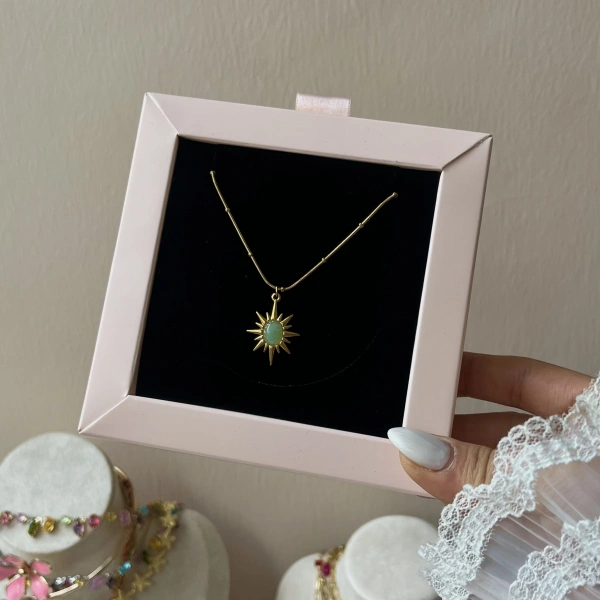 Sunlit Emerald Kolye