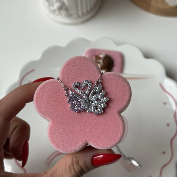 Blush Swan Kolye