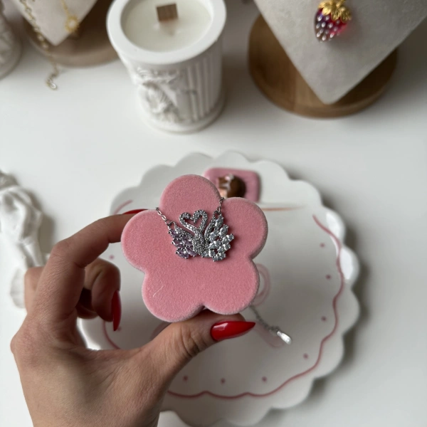 Blush Swan Kolye