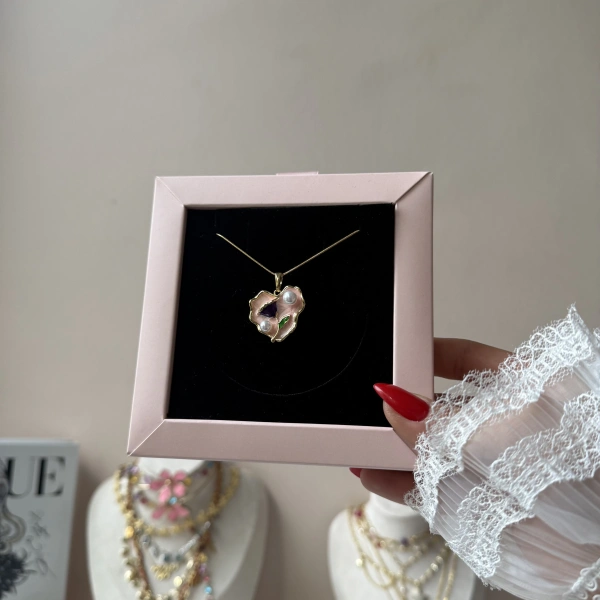 Flower Heart Kolye