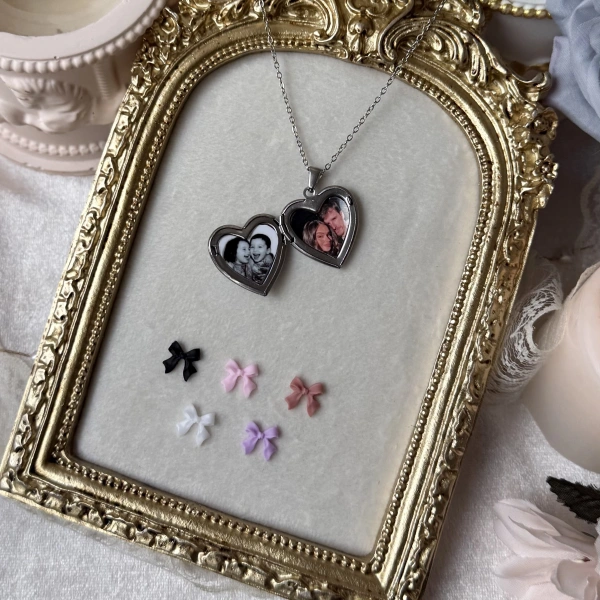Fiyonk Charmlı Fotoğraflı Kolye ( 1,7 cm )