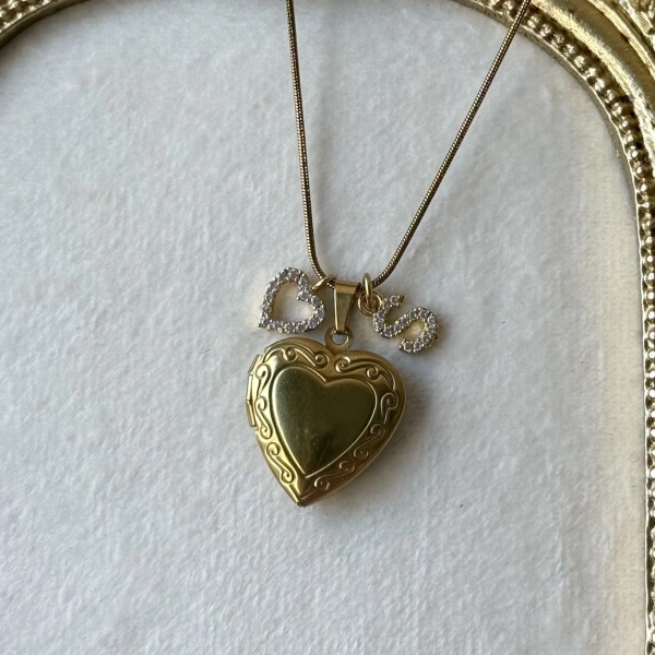 Yazılı ve Harf Charmlı Fotoğraflı Kolye ( 1.5 cm )