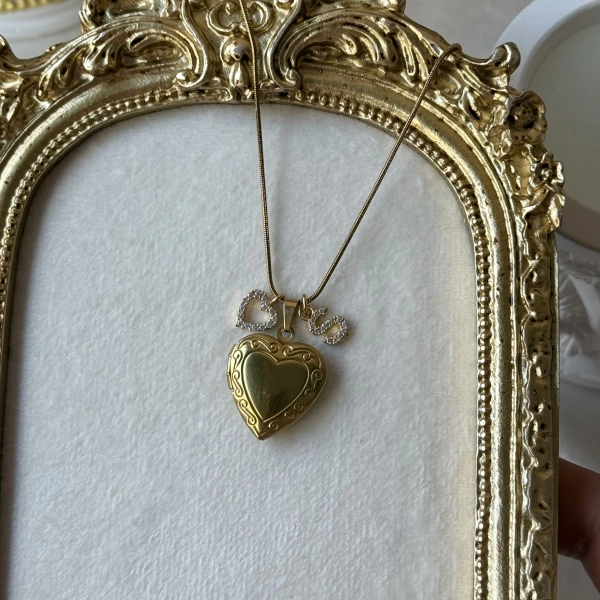 Yazılı ve Harf Charmlı Fotoğraflı Kolye ( 1.5 cm )