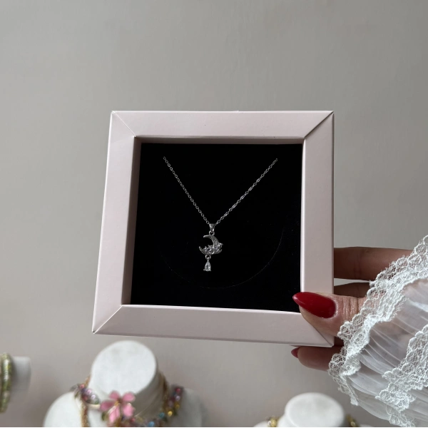 Moon ve Rose Taşlı Kolye